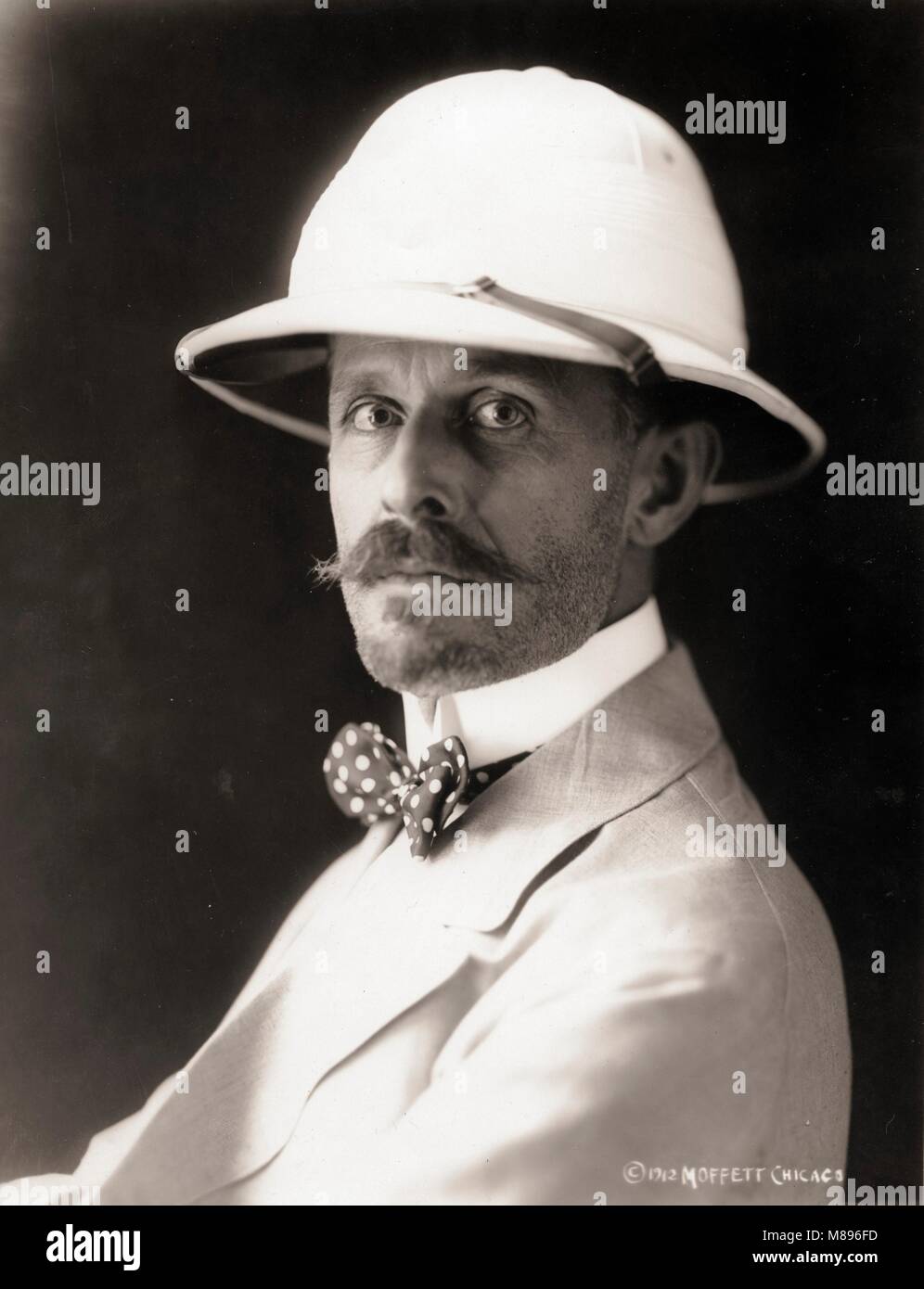 Portrait de Burton Holmes dans Safari, Voyage par Moffitt, Chicago, 1912 Banque D'Images