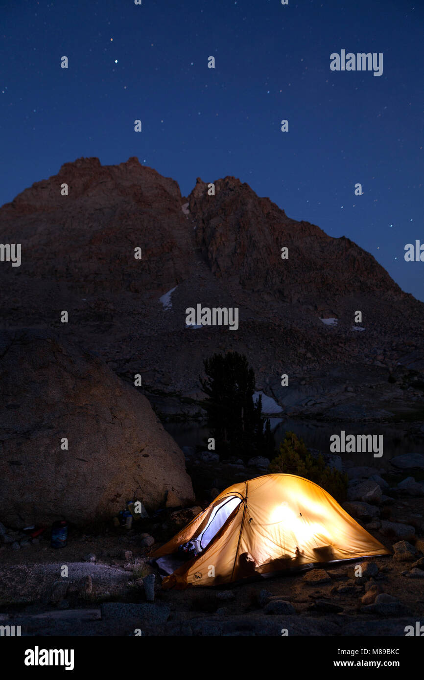 CA03311-00...CALIFORNIE - camping sur le banc de Darwin à Darwin le long des lacs de la Haute Sierra à vélo, le Parc National Kings Canyon - Sequoia Kings amd Banque D'Images