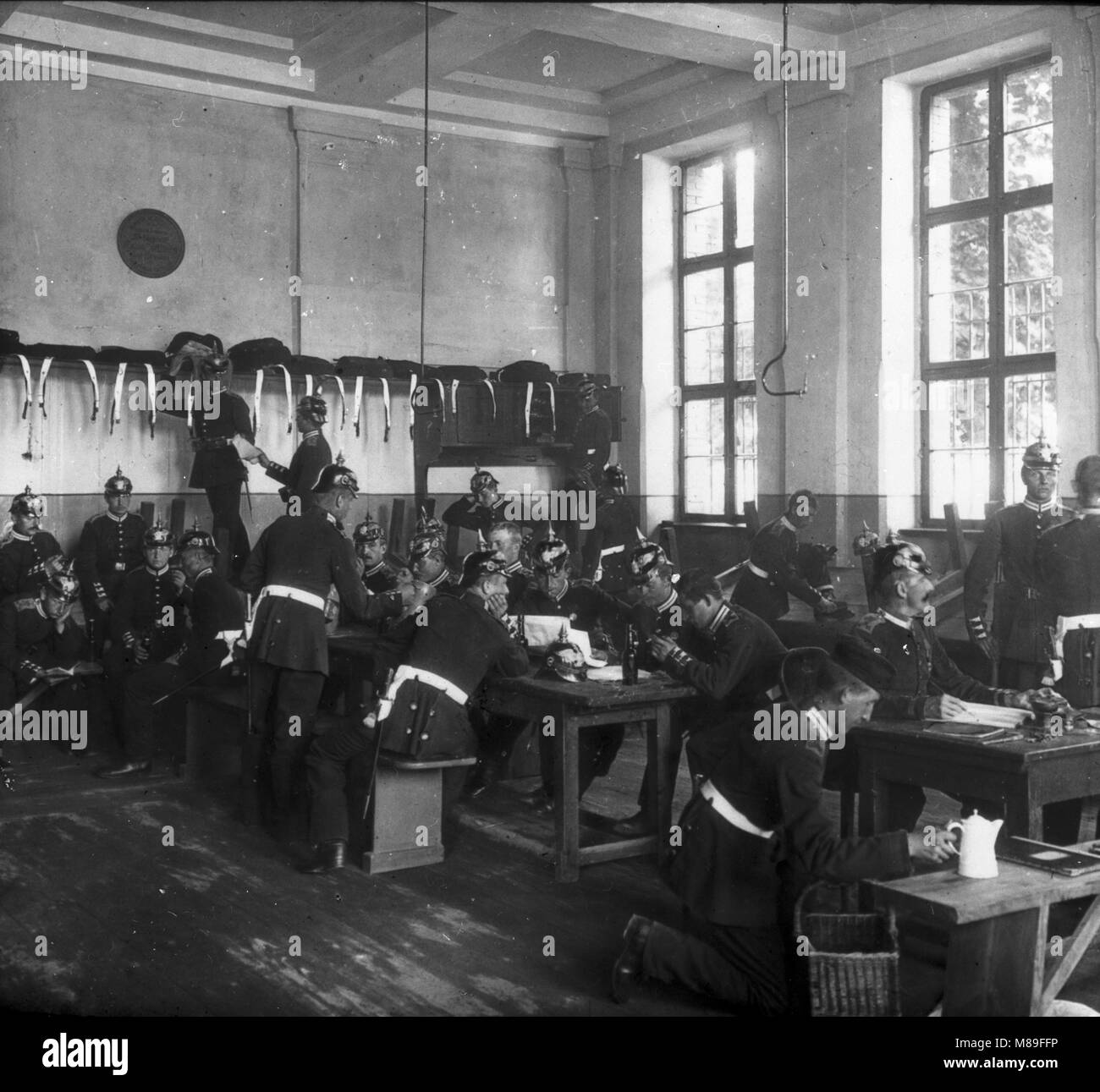 Officiers dans les casernes, Berlin, Allemagne, 1907 Banque D'Images