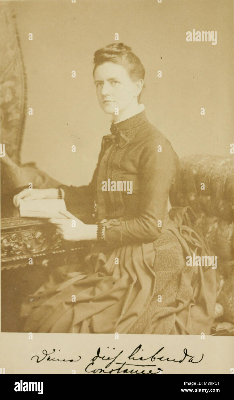 Ce volume, édité par George M. McCrie en 1891, compile des essais et des tracts de Constance Naden, fournissant un aperçu des questions philosophiques, scientifiques et sociales de l'époque. Banque D'Images