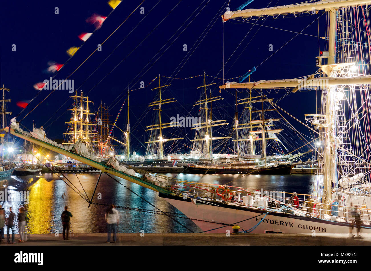 Navires à voile soirée de gala dans le port de Gdynia. Banque D'Images