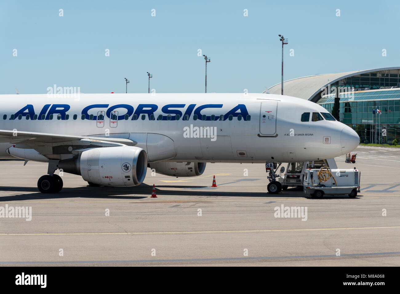 Vol Air Corsica avion à l'aéroport de Bastia Poretta en Corse Banque D'Images