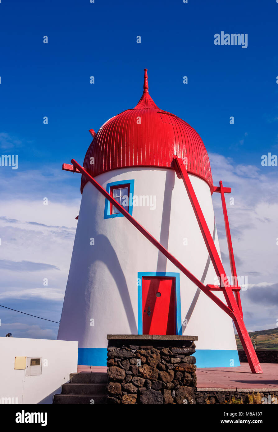 Moulin à vent traditionnel à Praia, île de Graciosa, Açores, Portugal Banque D'Images