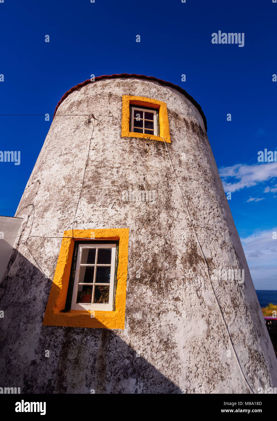 Moulin à vent traditionnel à Praia, île de Graciosa, Açores, Portugal Banque D'Images