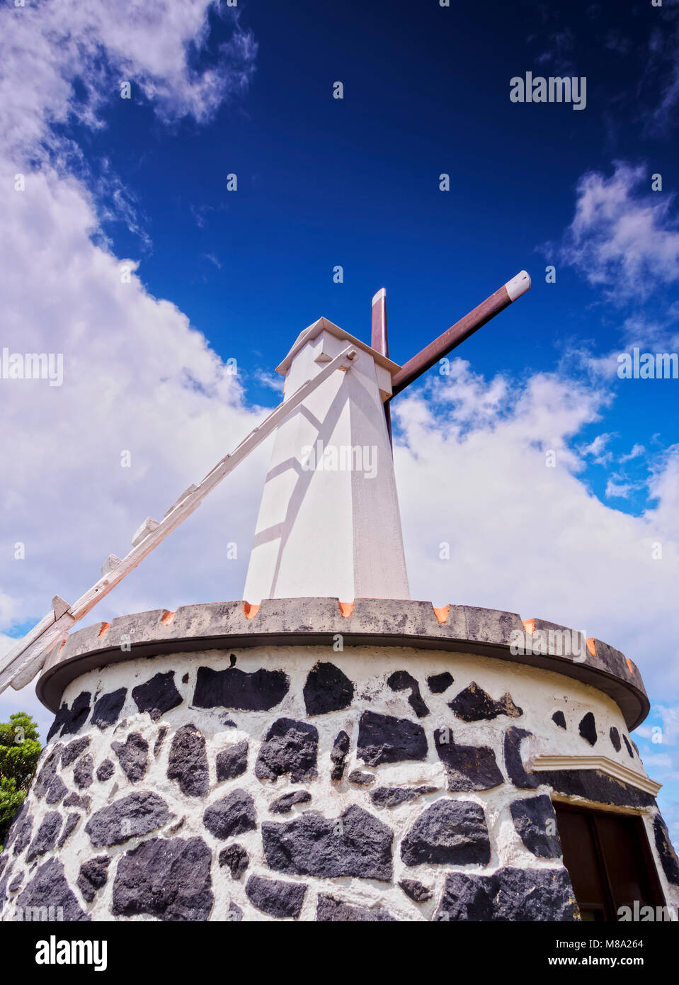 Moulin à vent traditionnel à Manadas, Sao Jorge, Açores, Portugal Banque D'Images