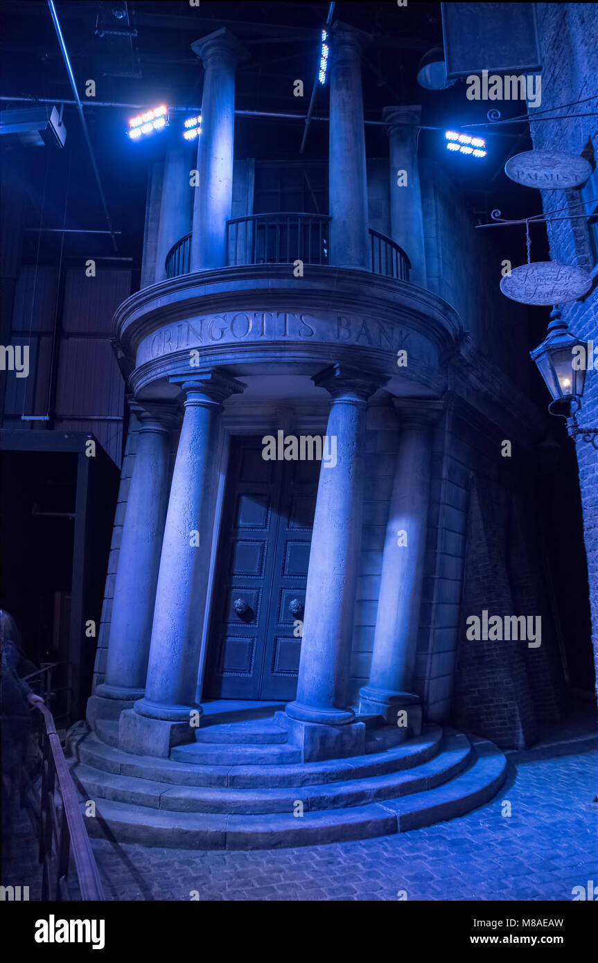 LEAVESDEN, UK - 24 février 2018 : le chemin de traverse de la banque Gringotts affichage à la réalisation d'Harry Potter Warner Bros studio tour à Leavesden en, UK Banque D'Images