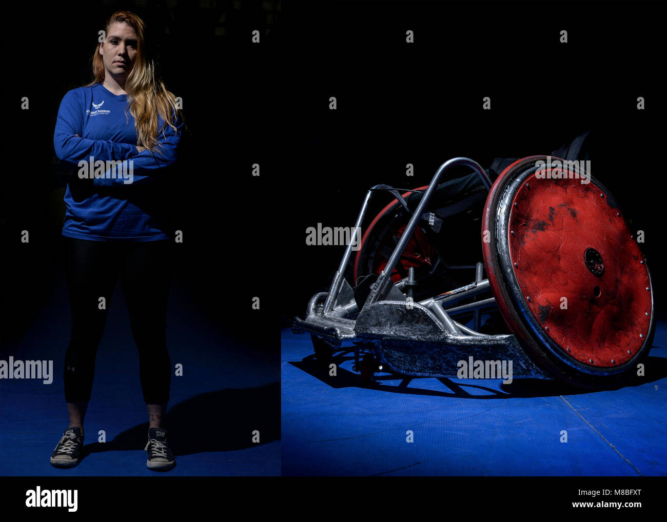 Airman Senior Karah Behrend, Air Force guerrier blessé, pose pour un portrait avec son fauteuil roulant sport adaptative elle nommé 'Pegasus' Février 7, 2018 au Fort George G. Meade, Maryland Behrend a reçu un diagnostic de Dystrophie Sympathique Réflexe (DSR) en 2015. Elle est devenue une armée de l'air guerrier blessé en 2016 et est en compétition dans l'équipe de soldats blessés 2018 procès pour l'Armée de l'air. Banque D'Images