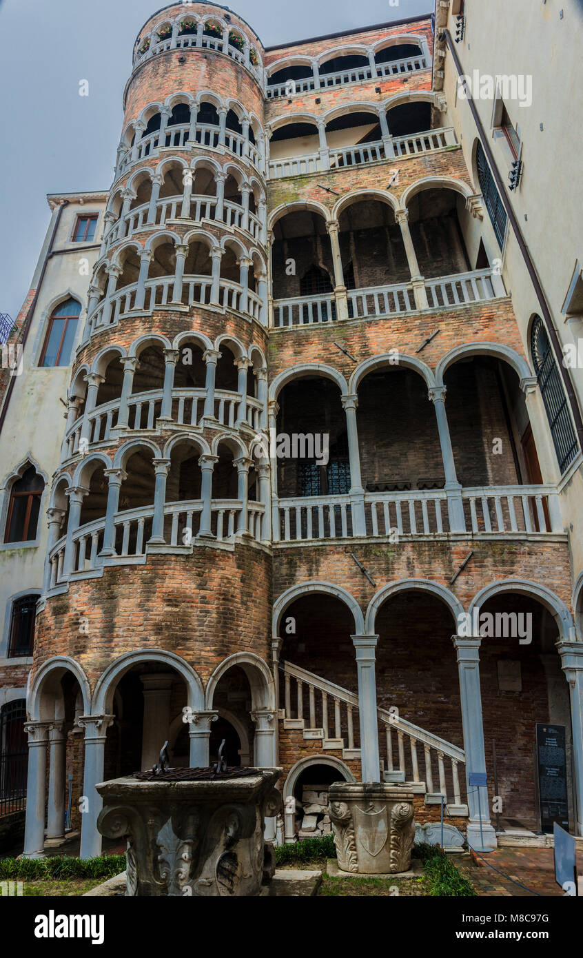 Impressionen aus Venise - Palazzo Contarini del Bovolo Banque D'Images
