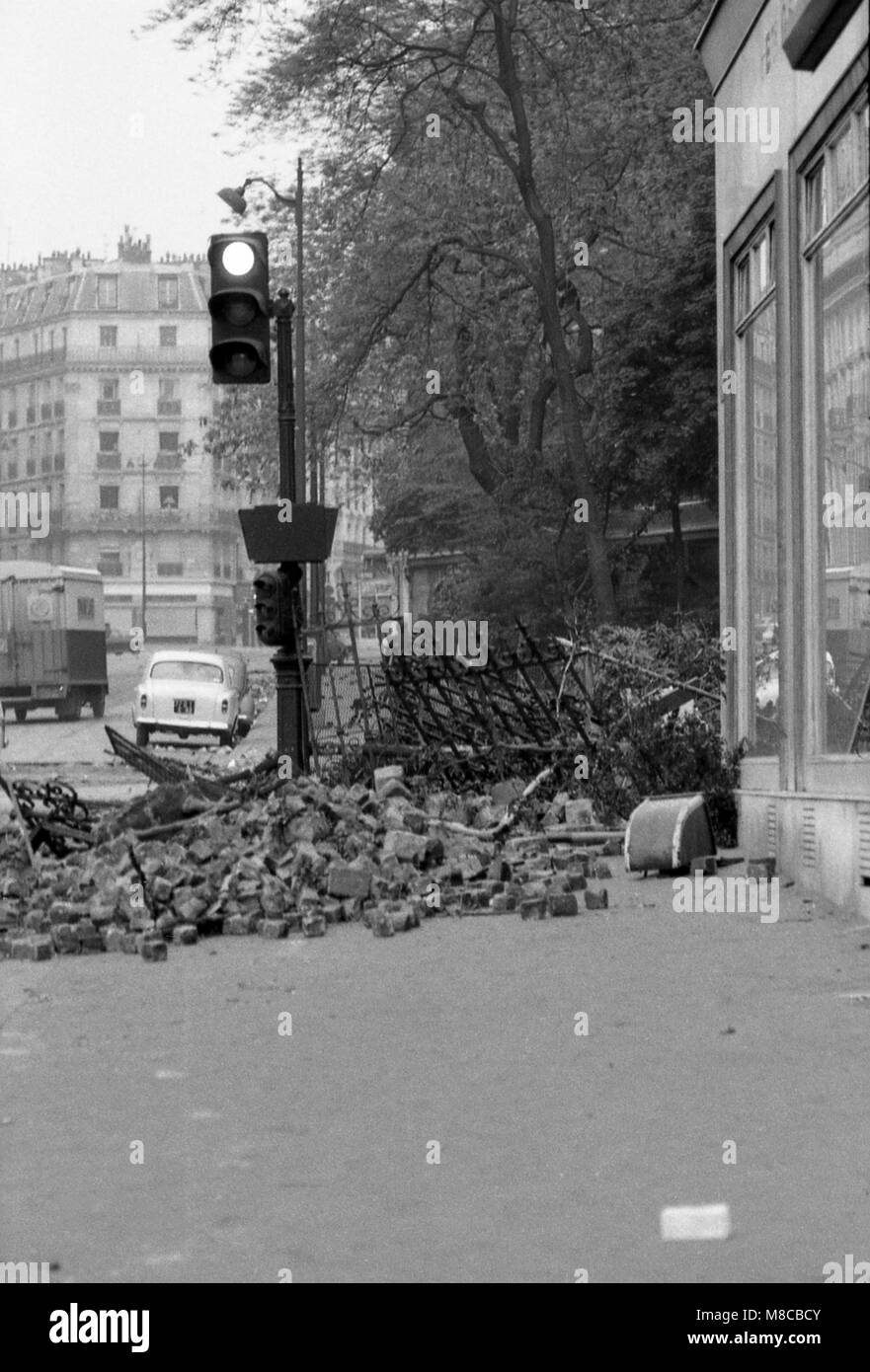 Philippe Gras / Le Pictorium - Mai 68 - 1968 - France / Ile-de-France (région) / Paris - Les dommages suite aux différentes manifestations dans les rues Banque D'Images