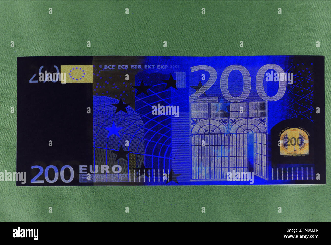 Pile de billets de 200 euros Banque de photographies et d’images à ...