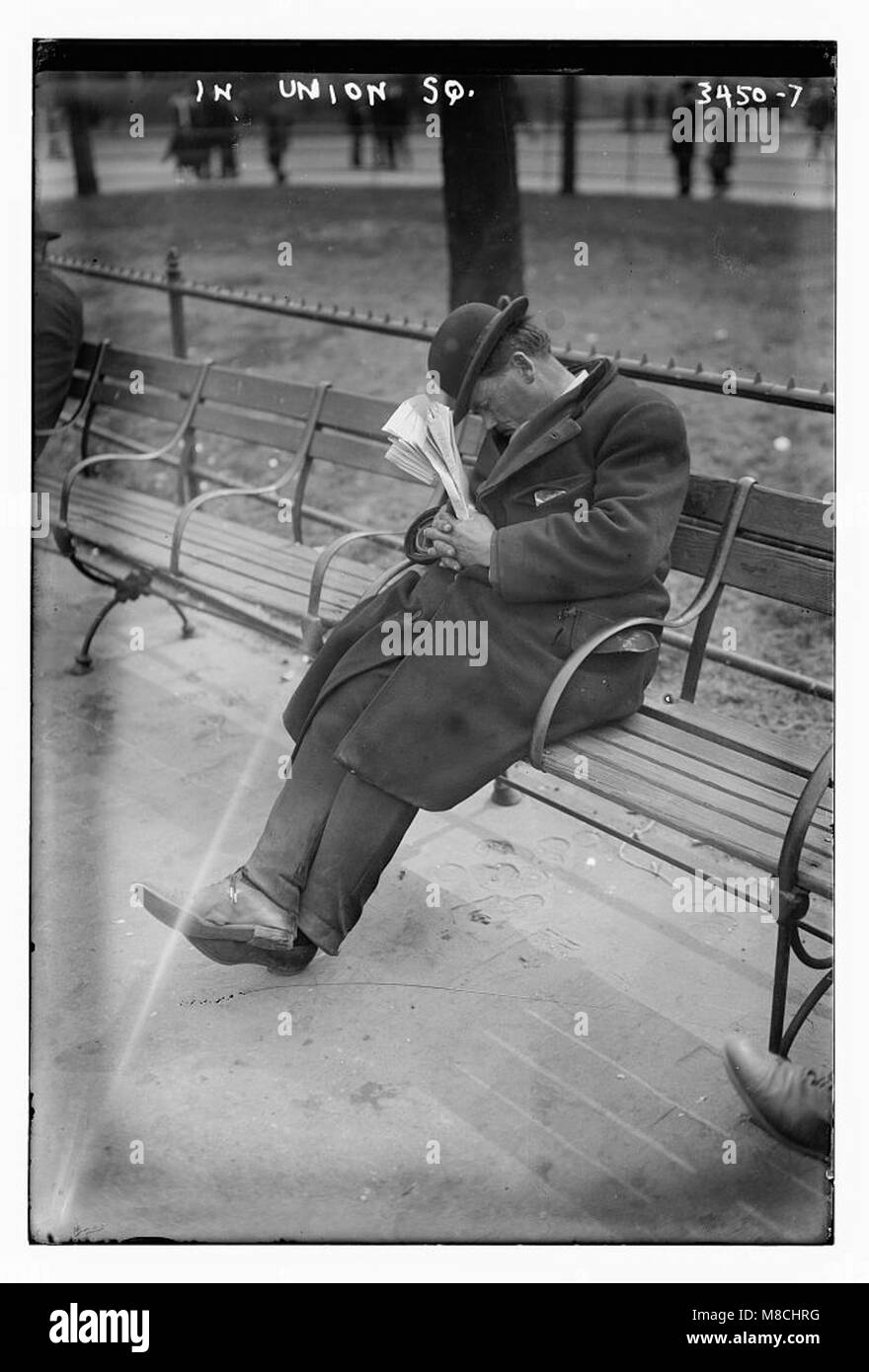 Cette photographie montre Union Square, un espace public animé dans une ville, représentant un lieu clé pour les rassemblements sociaux et la vie urbaine. Banque D'Images
