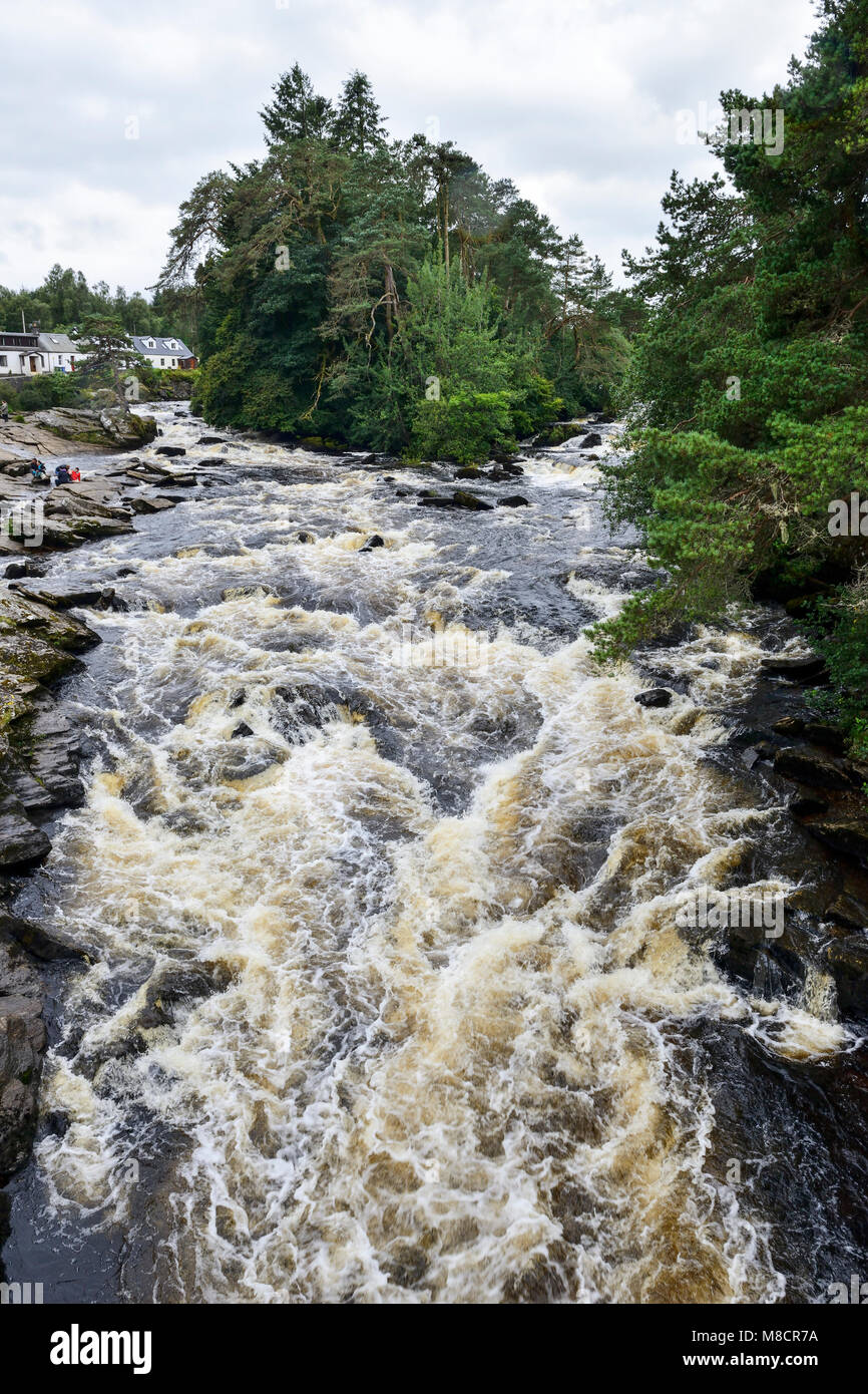 Chutes de Dochart sur la rivière Dochart à Killin dans le Perthshire, Écosse, Royaume-Uni Banque D'Images