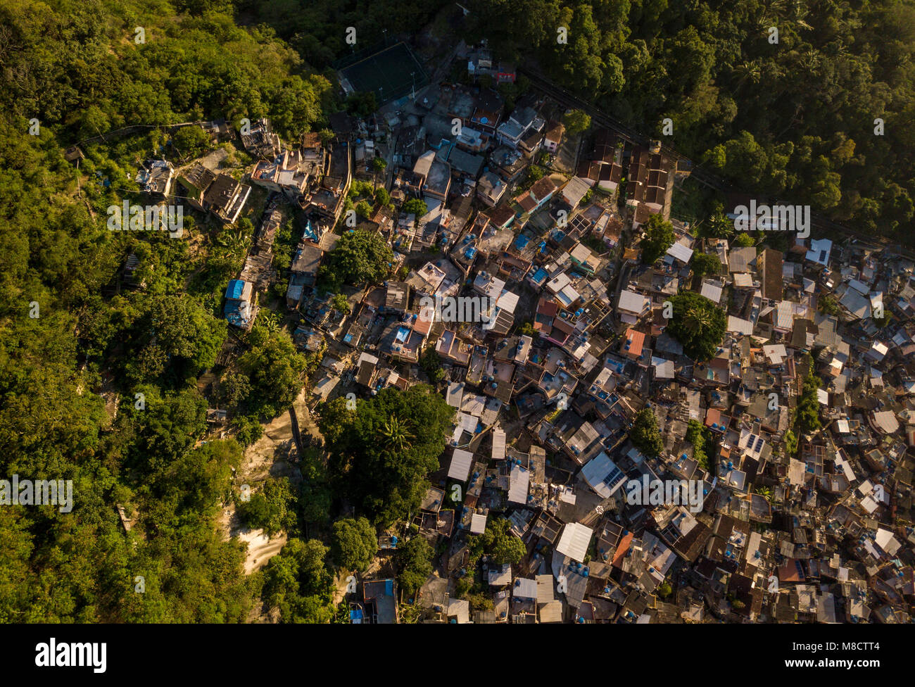 Vue aérienne de la Favela Santa Marta à Rio de Janeiro, Brésil Banque D'Images