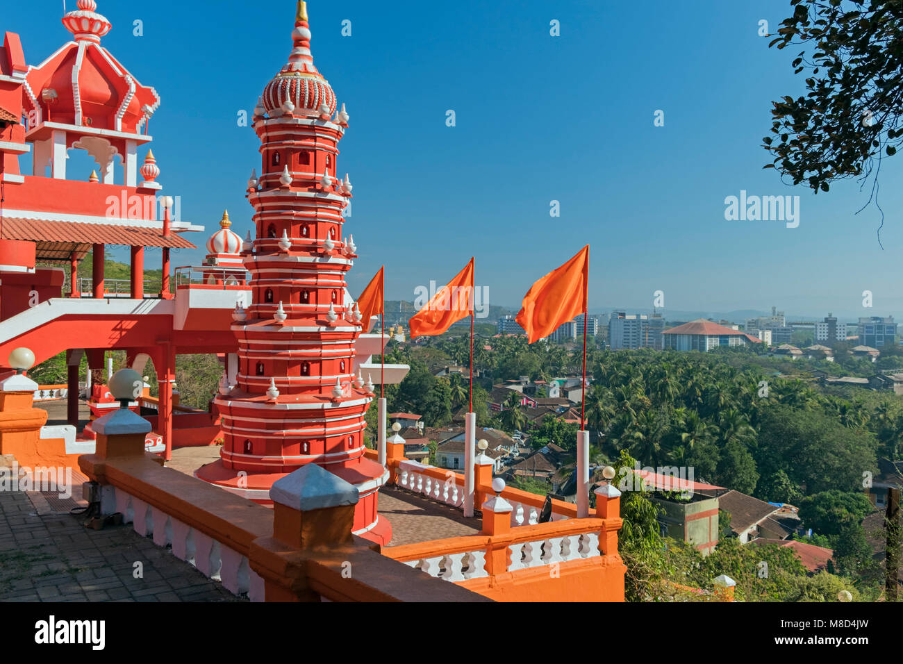 Vue sur la ville de Maruti Temple Hindou Altinho Panjim Goa Inde Banque D'Images