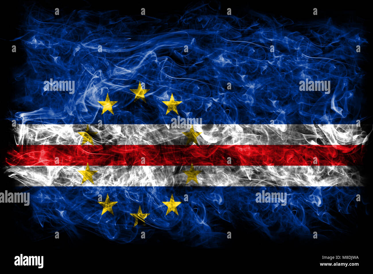 Cap-vert drapeau de fume Photo Stock - Alamy