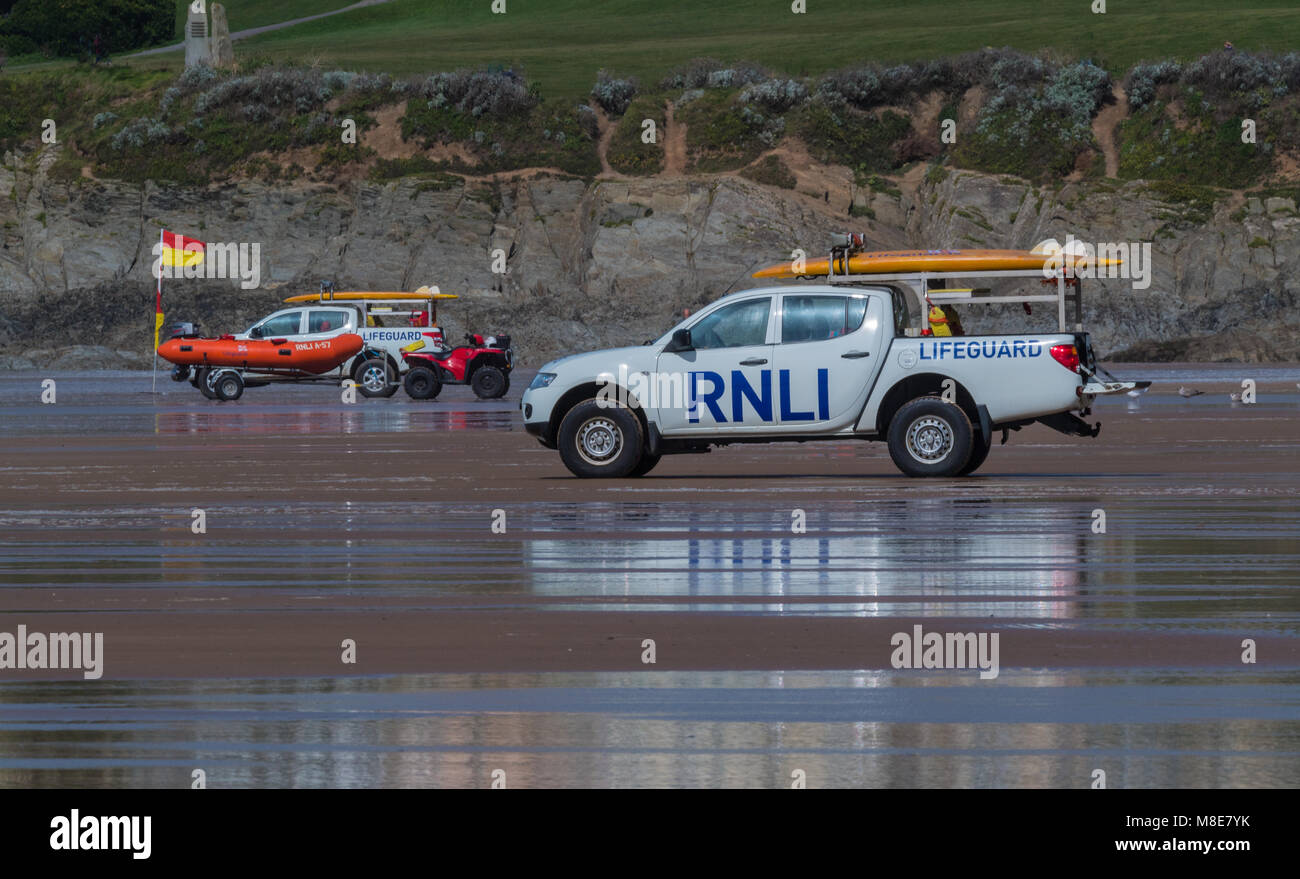 RNLI sur une plage à Devon Banque D'Images