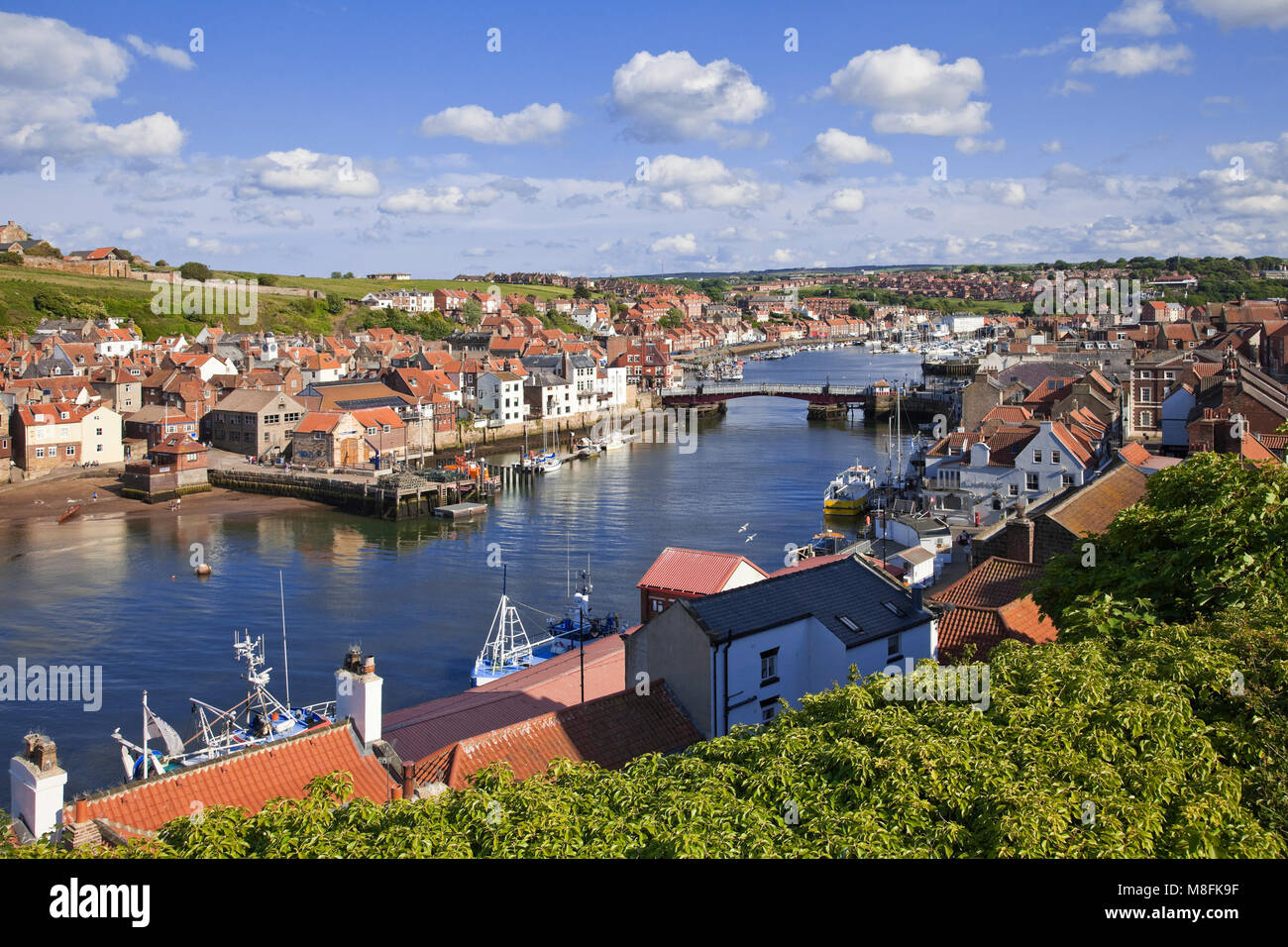 Whitby Harbour sur la rivière Esk North Yorkshire Banque D'Images