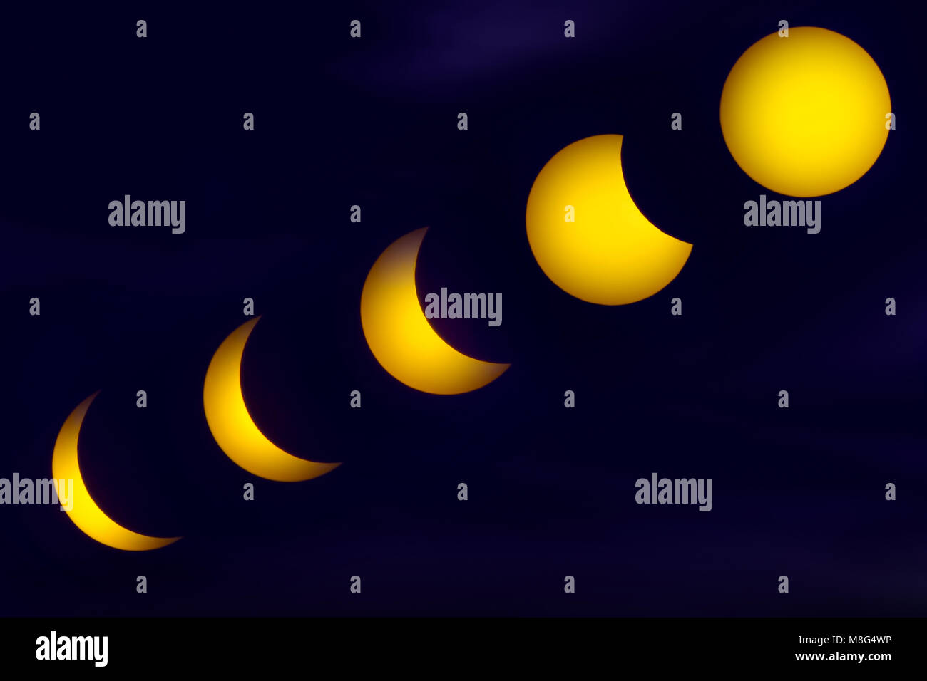 Différentes phases de l'éclipse solaire de 2017 réunies ensemble. Photographié dans le sud de la Floride. Banque D'Images Différentes phases de l'éclipse solaire de 2017 réunies ensemble. Photographié dans le sud de la Floride. Banque D'Images