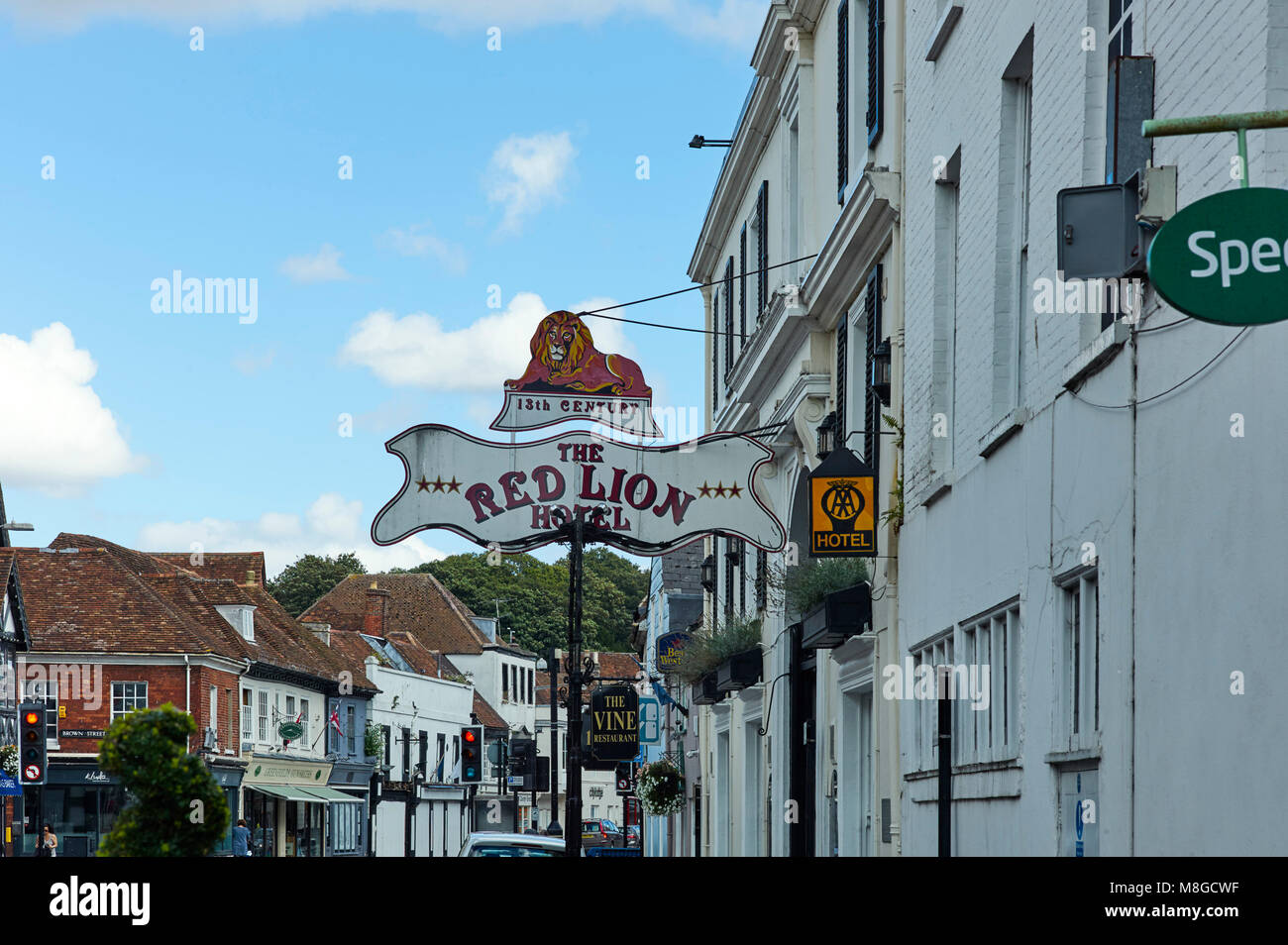 Red Lion Hotel sign étendus dehors à Salisbury, Wiltshire Banque D'Images
