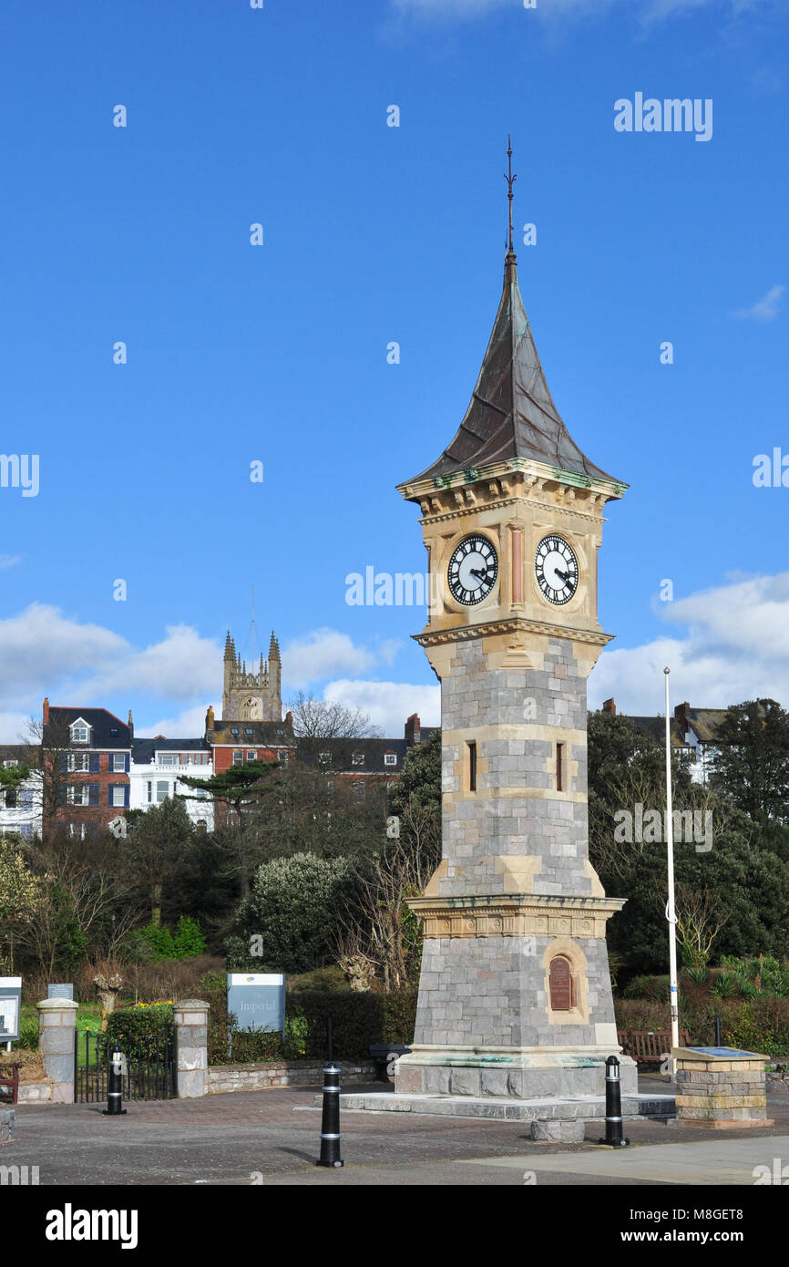 Tour de l'horloge war memorial sur l'Esplanade, Exmouth, Devon, Angleterre, Royaume-Uni. Construit en 1897, à l'origine pour commémorer le jubilé de la reine Victoria Banque D'Images