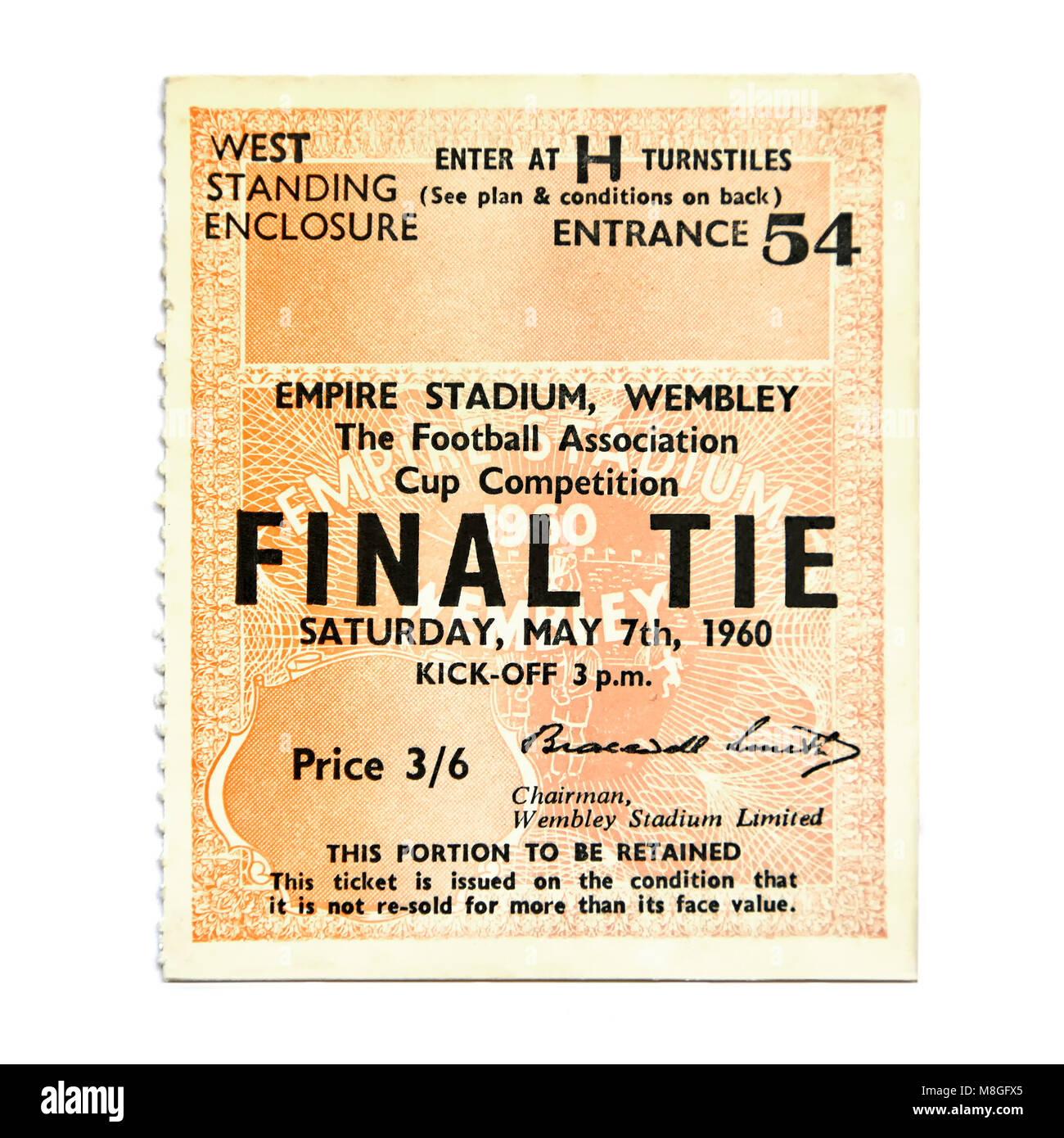 L'inflation des prix & valeur reflétée dans ce vieux Londres historique avec talon de billet football vintage des années 1960 en shillings maintenant UK 17.5p l'équivalent Banque D'Images