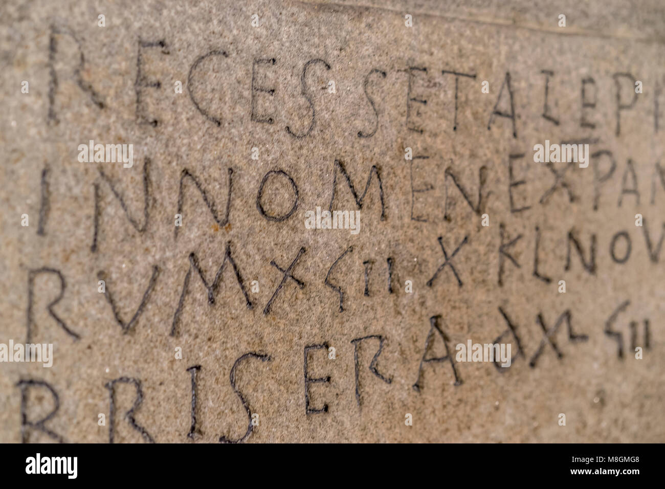 Scarica Gratis Images Script Ecriture Ancienne En Latin Et Espagnol Antique Sculpte Sur le plus cool salutations