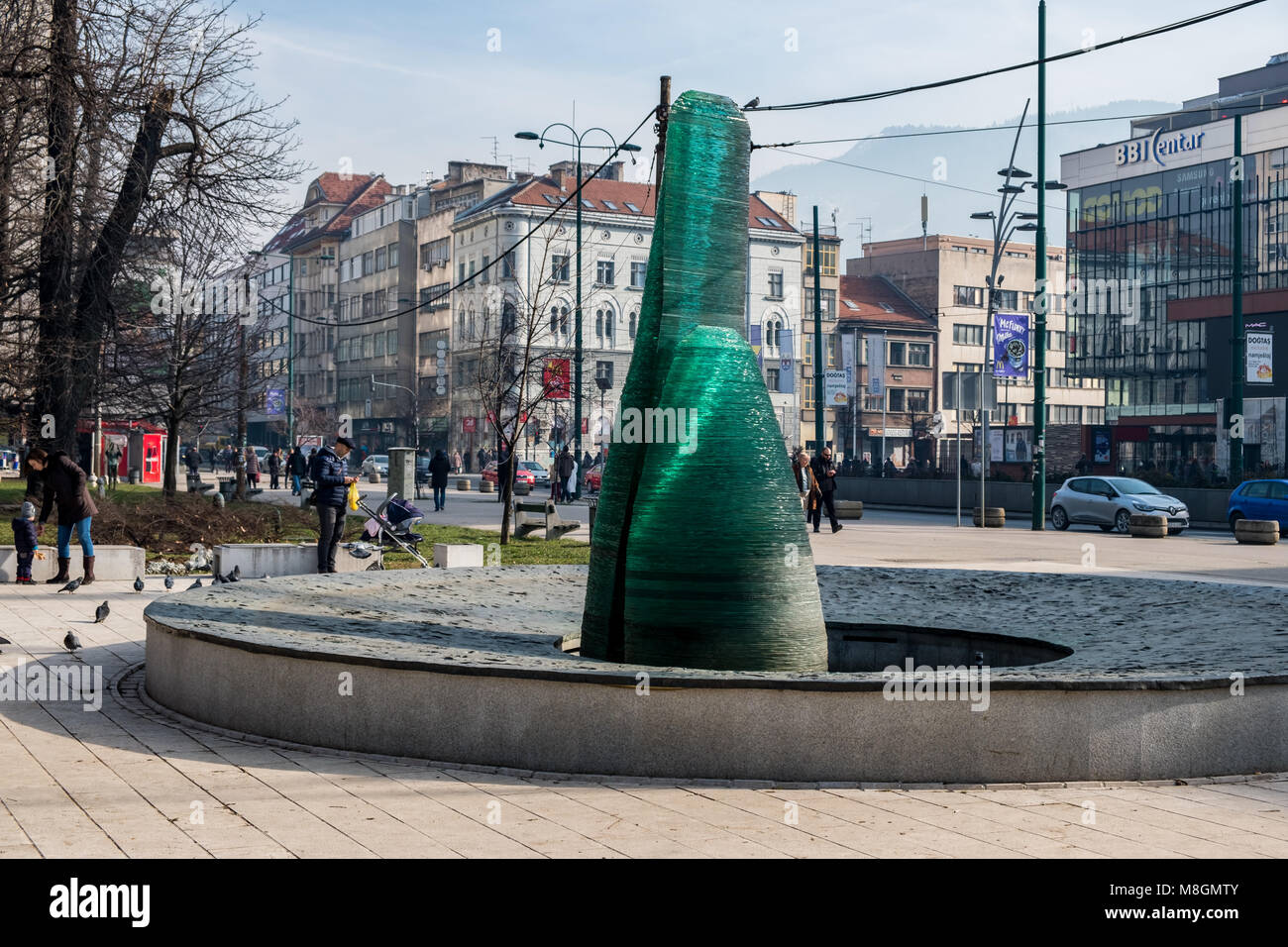 Sarajevo, Bosnie-Herzégovine - 27 janvier 2018 - Les enfants de Sarajevo Square et le mémorial pour les enfants tués à Sarajevo pendant l Banque D'Images