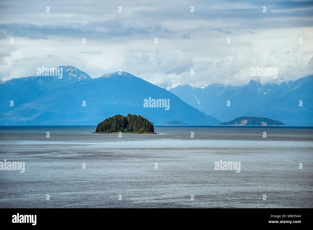 L'île de flétan, Icy Strait, Alaska, USA. Banque D'Images
