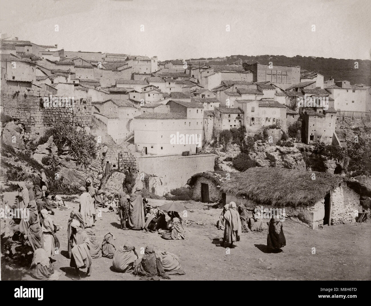 C.1890s l'Afrique du Nord Ville avec marché - peut-être même le Maroc Banque D'Images