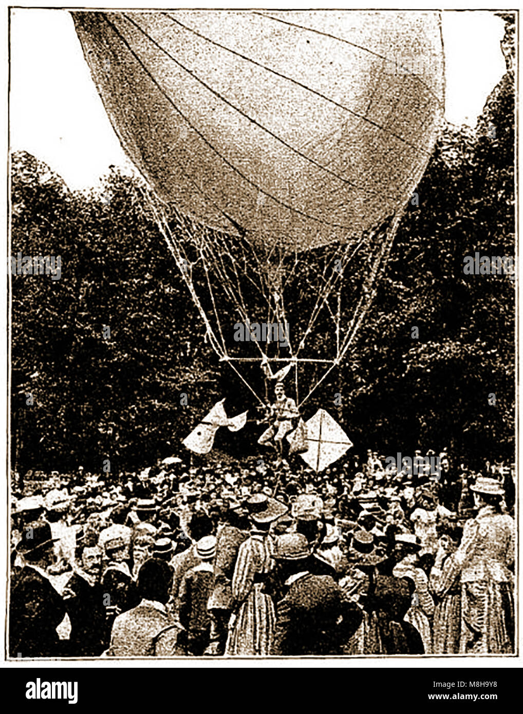 L'aviation au début -Le Professeur Carl Edgar Myers (homme d'affaires, scientifique, inventeur, météorologue, balloonist, et un ingénieur en aéronautique) sur son battant location 1891- Francfort, NY USA Banque D'Images