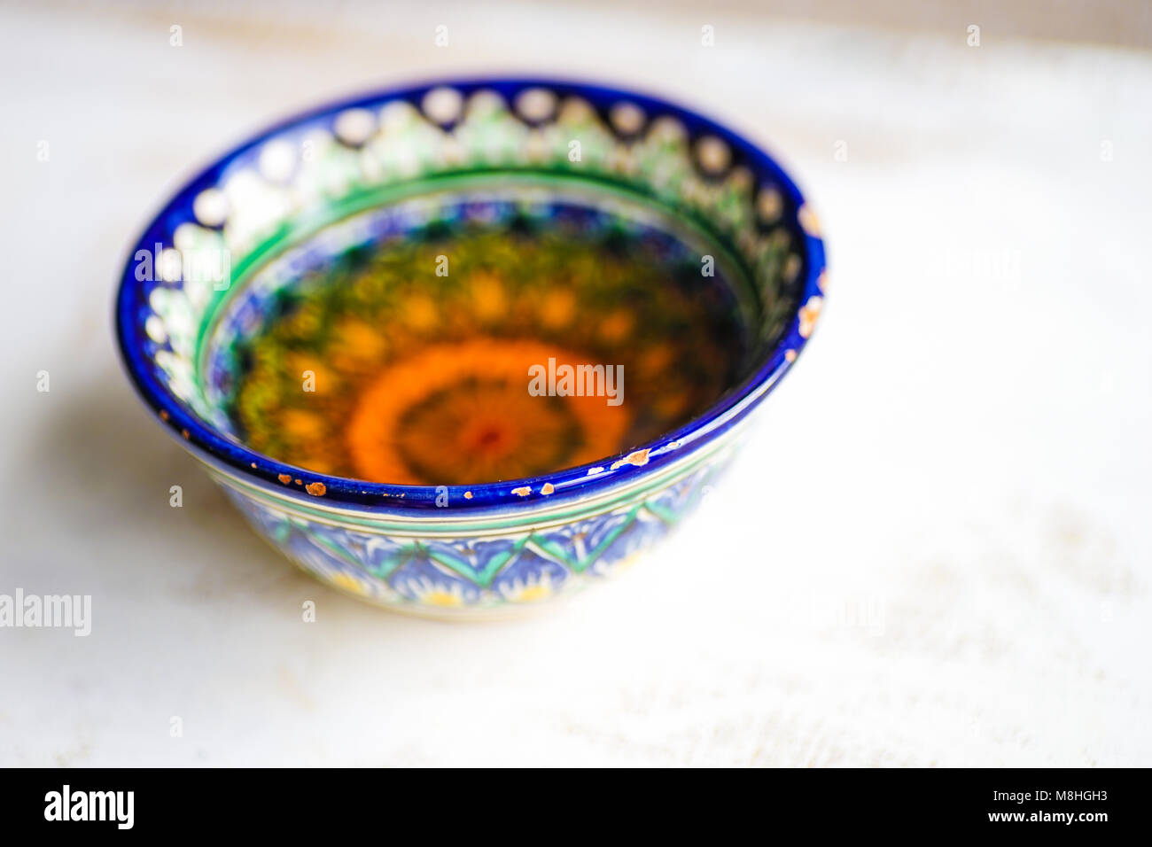 L'Ouzbékistan sur l'ornement traditionnel bol de thé comme un concept de thé Banque D'Images