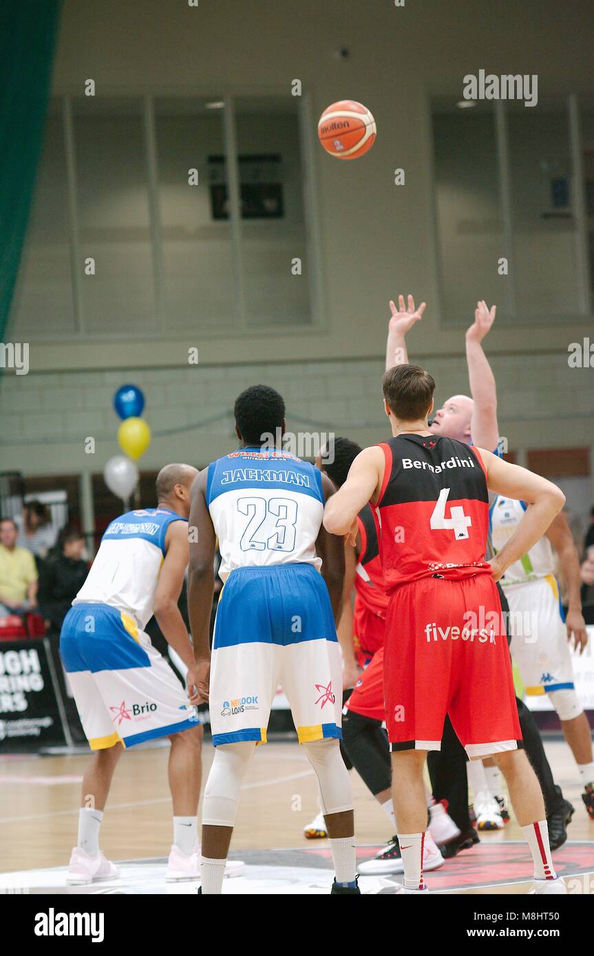 Leicester, Angleterre, 17 mars 2018. Astuce entre le Leicester Riders et Cheshire Phoenix dans un British Basketball League match à Sheffield Arena. Crédit : Colin Edwards/Alamy Live News. Banque D'Images