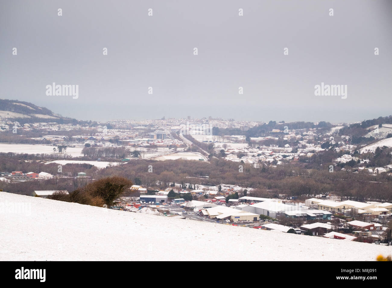 Pays de Galles Aberystwyth UK, dimanche 18 mars 2018 Royaume-Uni : Météo Aberystwyth et dans les environs s'est réveillé à une couverture de neige comme la "bête de l'Est 2' dans les socs, apportant un retour temporaire à un froid mordant les vents d'est et le blizzard pour de nombreuses régions du Royaume-Uni Photo © Keith Morris / Alamy Live News Banque D'Images