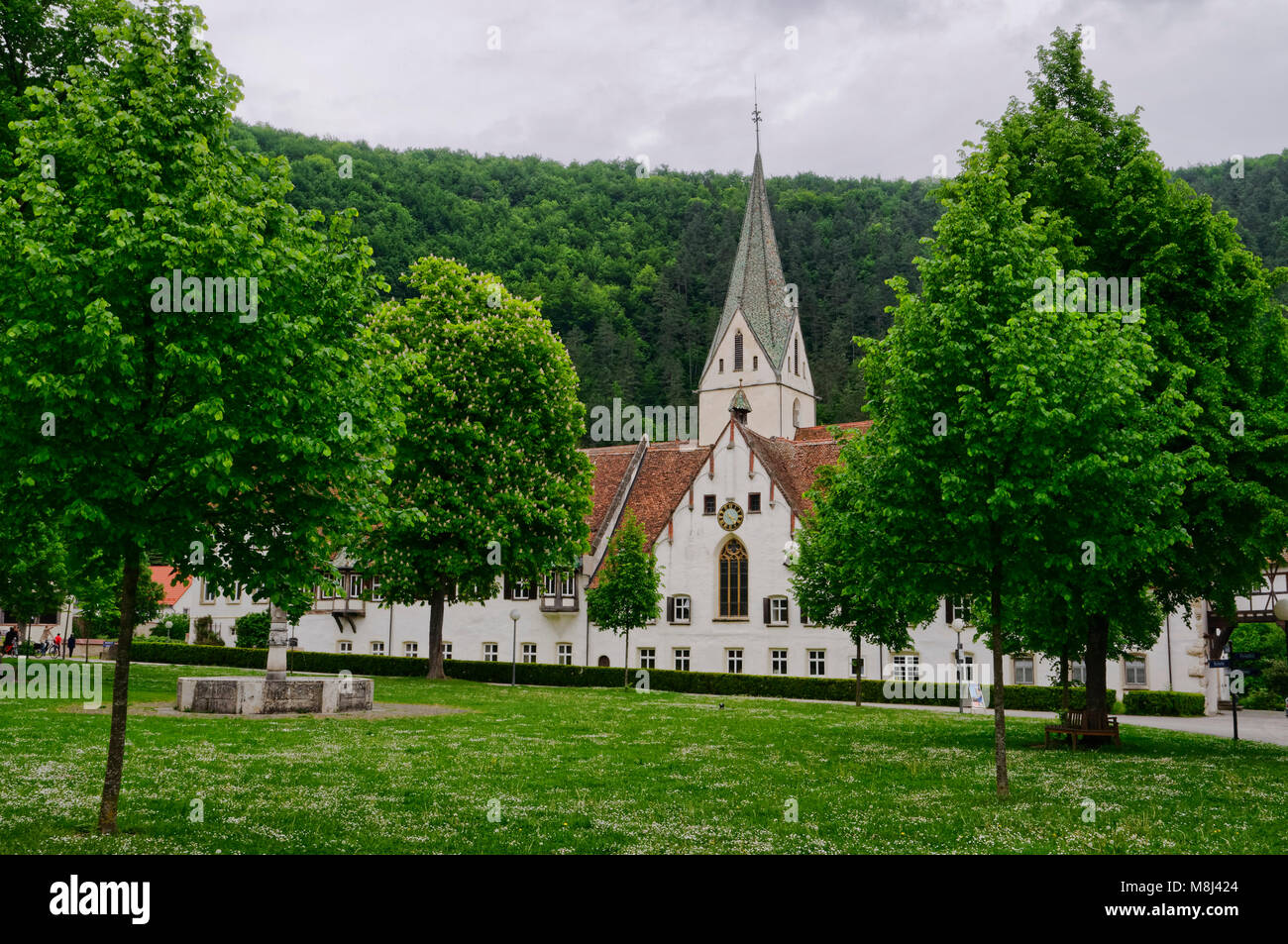 Monastère Blaubeuren, à la limite sud des Alpes soubaises, Alb - Donau District, Bade-Wurtemberg, Allemagne Banque D'Images