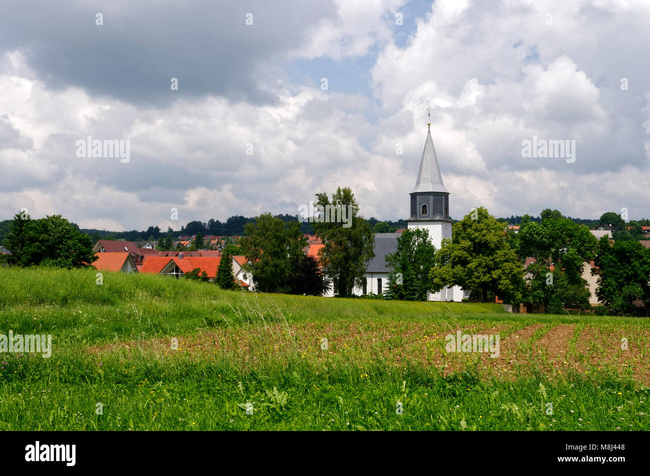 Église luthérienne de Feldstetten (partie de Laichingen) sur les Alpes soubaises, le district d'Alb-Donau, le Bade-Wurtemberg, Allemagne Banque D'Images