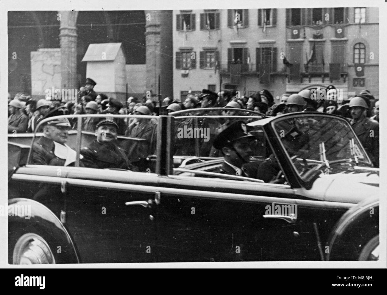 Photo historique de la DEUXIÈME GUERRE MONDIALE : Hitler, Mussolini, Ribbentropp, Ciano, Starace, Bottai visiter Firenze, Italie - le 9 mai, 1938 Banque D'Images