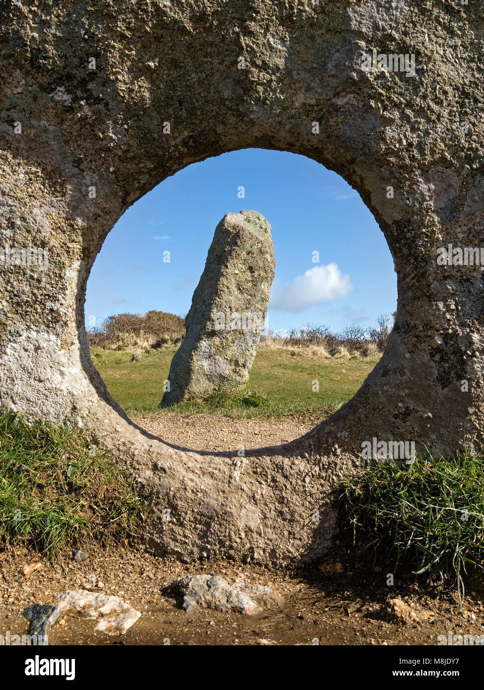 Les hommes un Tol menhirs près de Madron, Cornwall, England, UK Banque D'Images