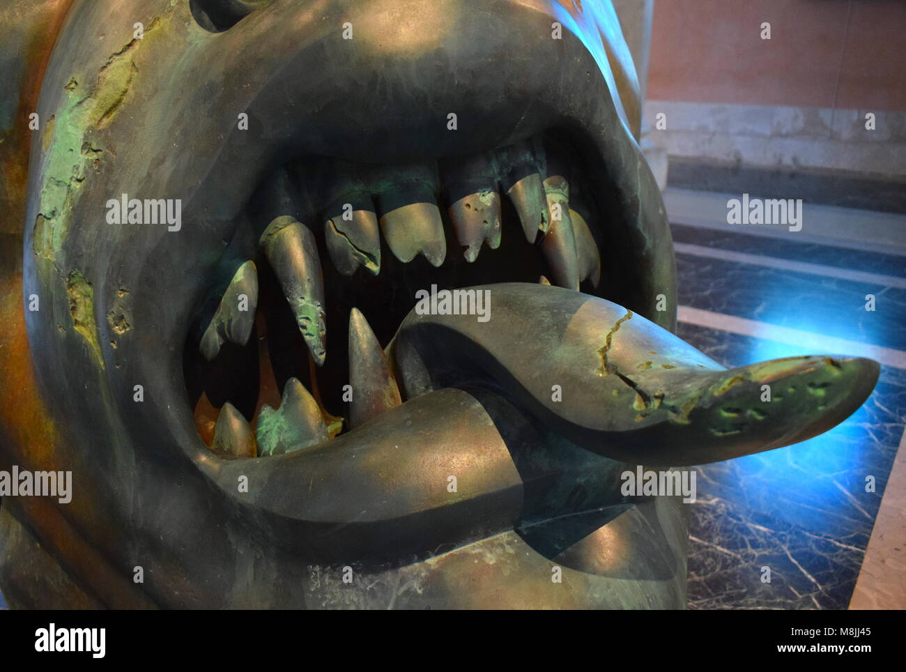 Damien Hirst une sculpture à l'exposition "Trésors de l'épave de l'incroyable', Palazzo di Grassi et de la Punta della Dogana, Venise, Italie Banque D'Images