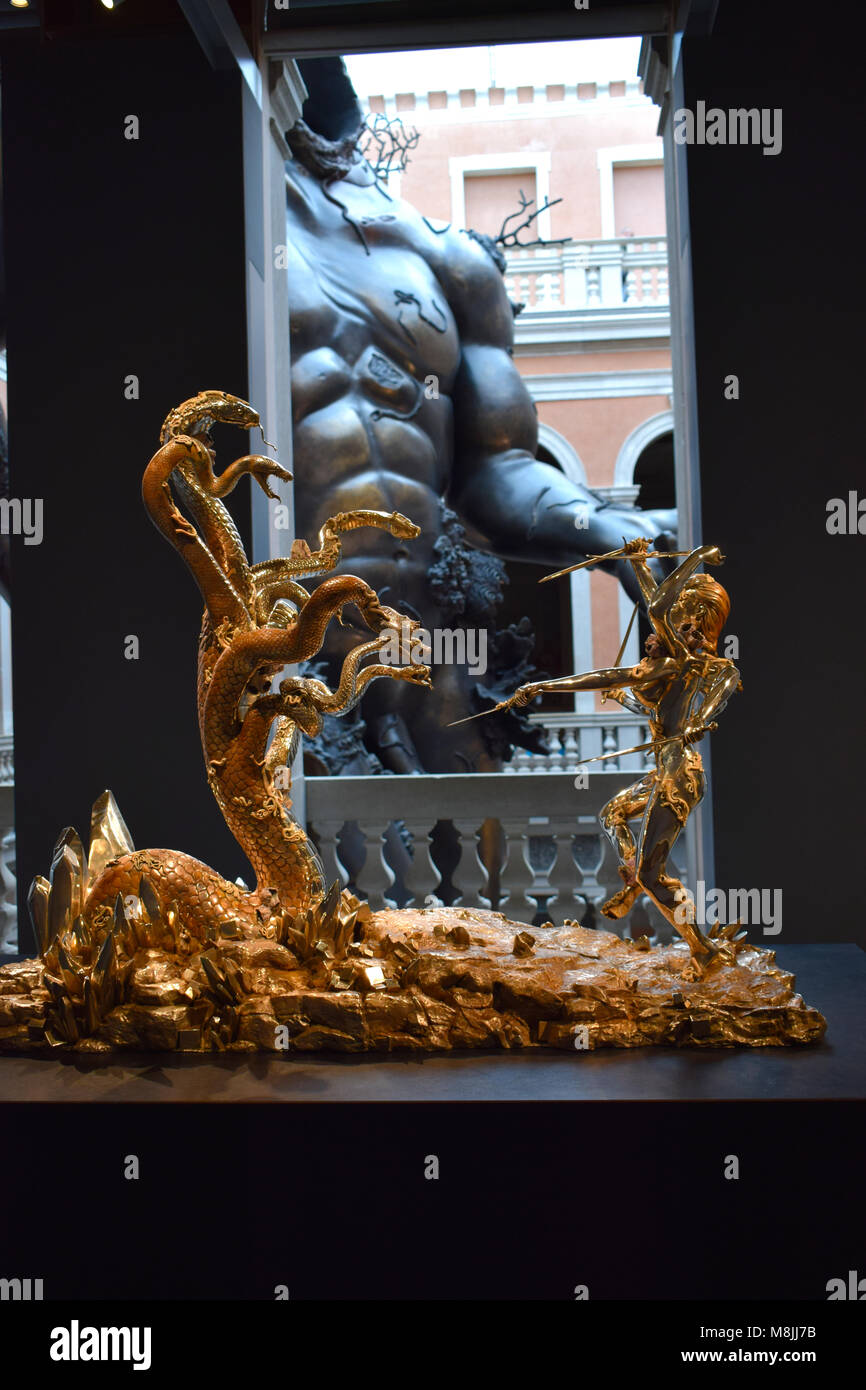 Damien Hirst une sculpture à l'exposition "Trésors de l'épave de l'incroyable', Palazzo di Grassi et de la Punta della Dogana, Venise, Italie Banque D'Images