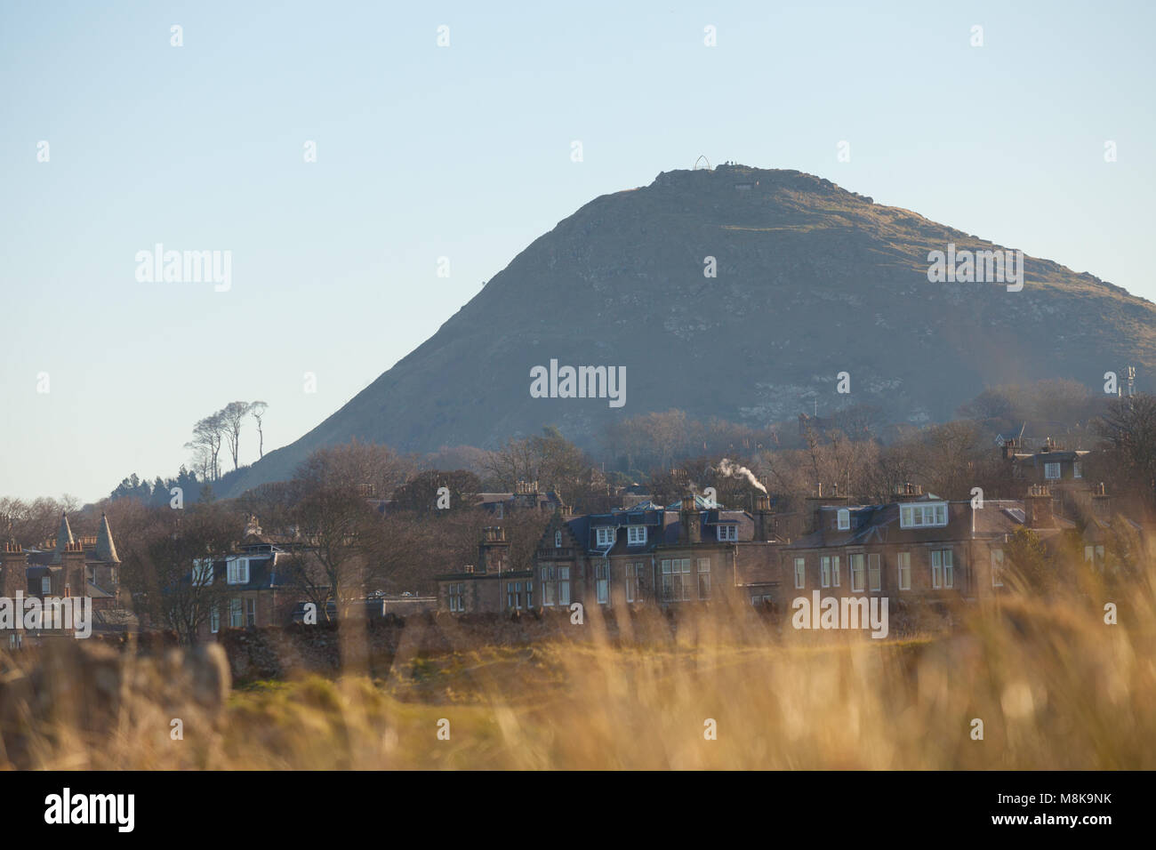 North Berwick Law de la plage, de l'Écosse. Banque D'Images