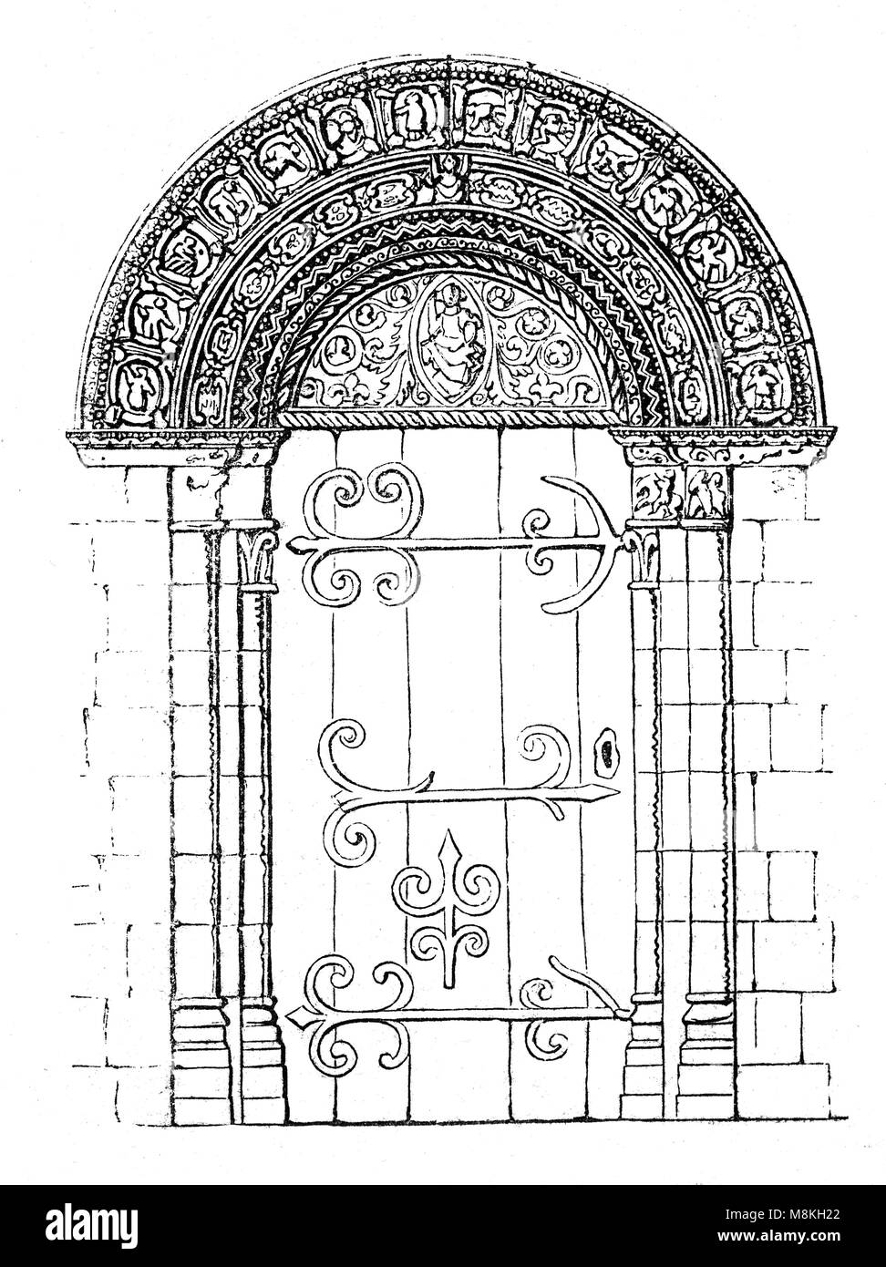 La Porte Sud de l'église St Nicholas Norman, Barfreston à Kent, Angleterre. L'église a probablement été fondée à la fin du xie siècle. Ce bâtiment a été rénové vers 1180, avec l'ajout de plus de 100 superbes sculptures. Le tympan et les arcades abritent les plus belles sculptures Norman en Grande-Bretagne. Au centre du tympan est une figure du Christ. À ses pieds sont deux sirènes, un griffon, et une figure d'un sphinx. Dans la période médiévale, le village de Barfreston était une étape pour les pèlerins sur leur chemin vers le sanctuaire de saint Thomas Becket de Canterbury un. Que peut expliquer Banque D'Images