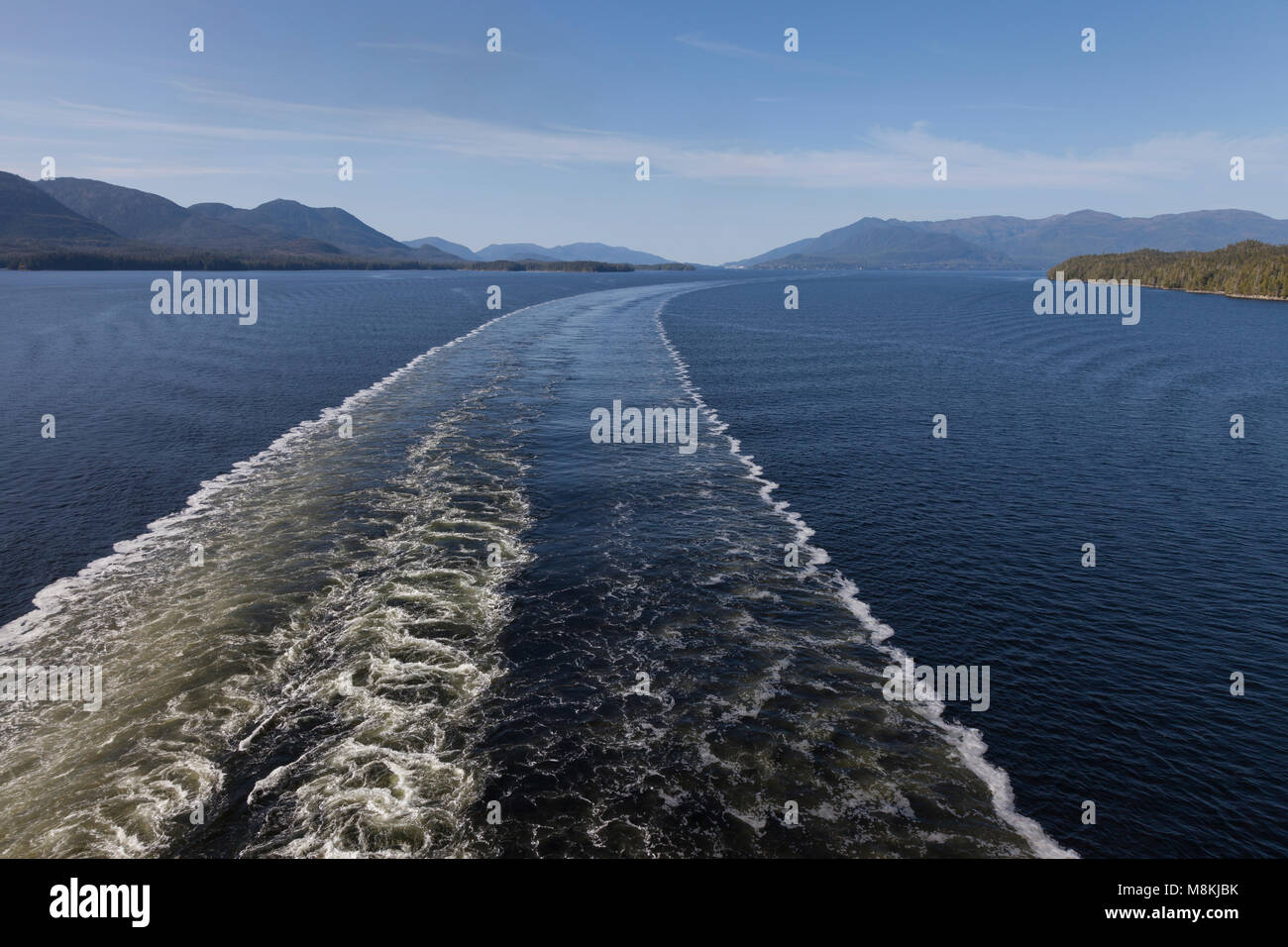 Ketchikan, Alaska : Ship service dans les Narrows Tongass. Banque D'Images