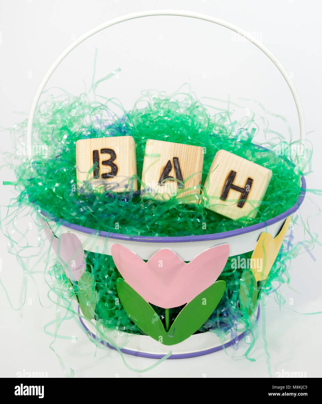 Panier de pâques rempli de grouch BAH blague du sentiment. Banque D'Images