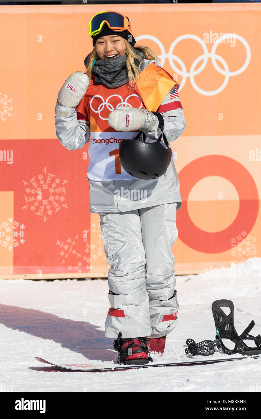 Chloe Kim (USA) remporte la médaille d'or chez les femmes Snowboard half  pipe Jeux Olympiques d'hiver de PyeongChang 2018 Photo Stock - Alamy