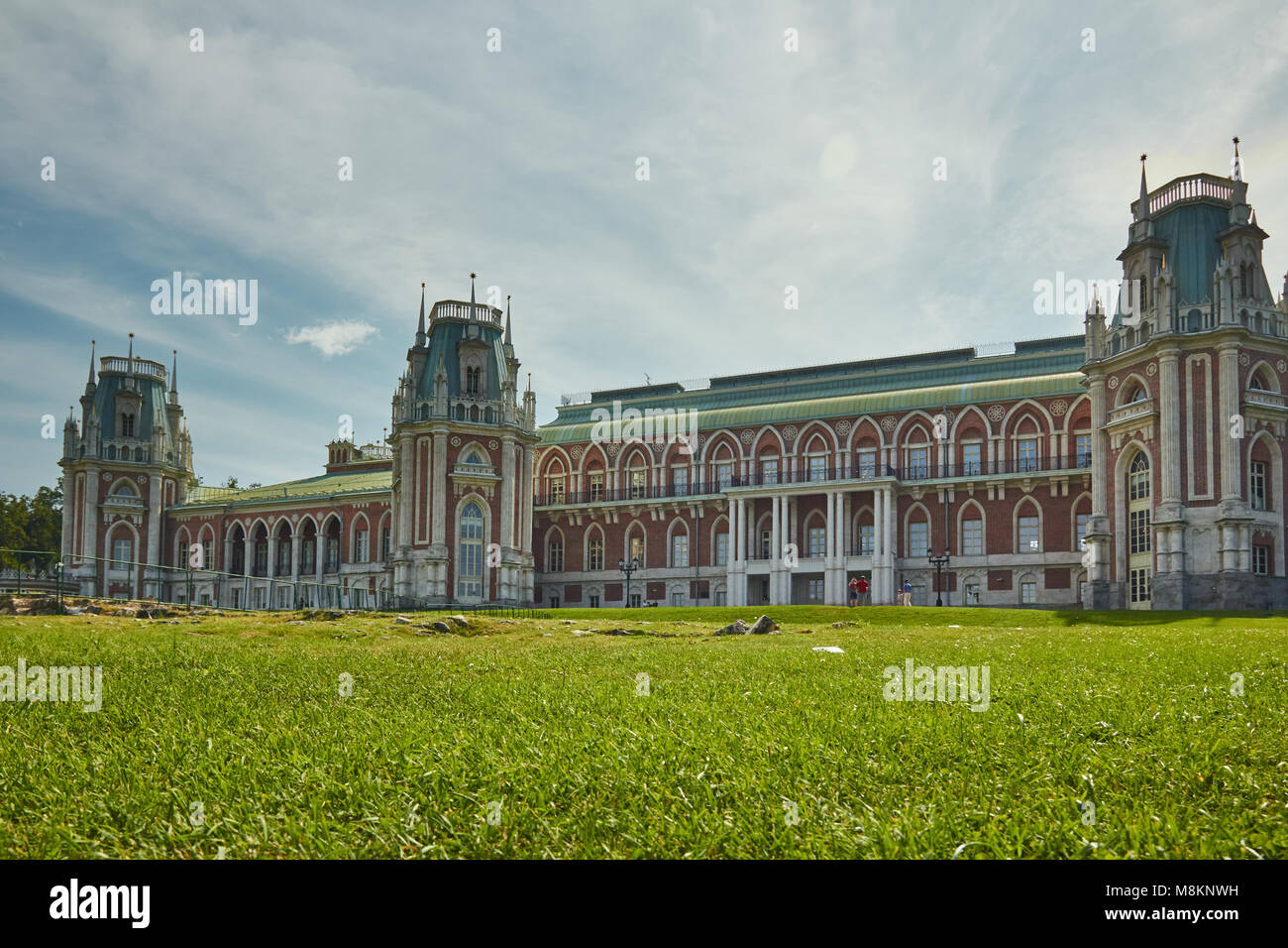 Palace dans le parc Tsaritsyno, au jour d'été ensoleillé Banque D'Images