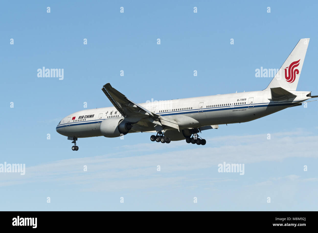 Richmond, Colombie-Britannique, Canada. Mar 16, 2018. Un Air China Boeing 777-300ER (B-7869) de large-corps bimoteur, avion de ligne en approche finale pour l'atterrissage. Credit : Bayne Stanley/ZUMA/Alamy Fil Live News Banque D'Images