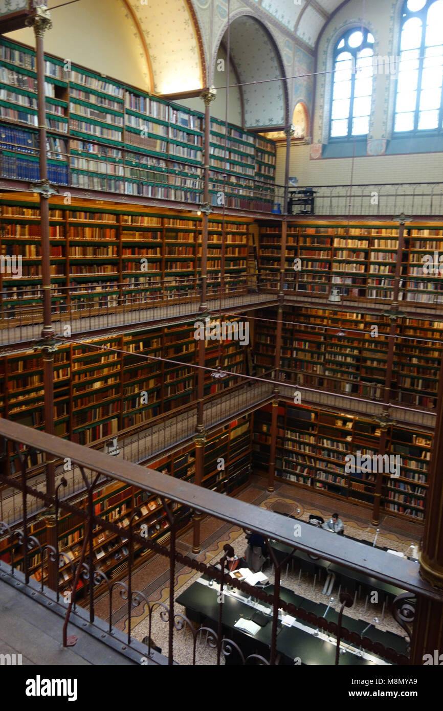 Dec 20, 2017 - La Bibliothèque du Rijksmuseum à Amsterdam. L'un des plus beaux et célèbres bibliothèques salles de lecture dans le monde Banque D'Images