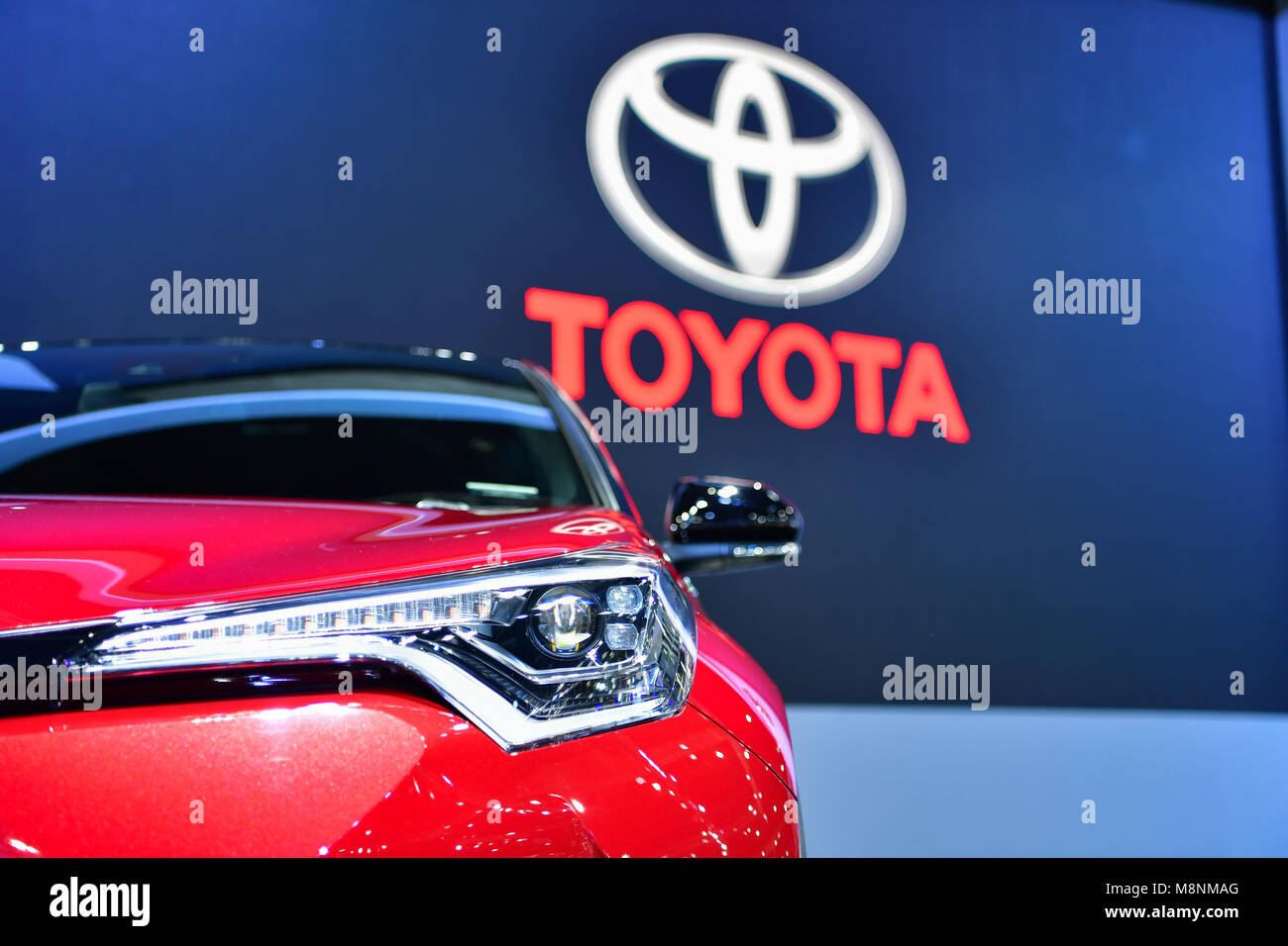 NONTHABURI - Novembre 29 : Toyota C-HR voiture sur l'affichage à l'International Motor Expo 2017 La Thaïlande le 29 novembre 2017 dans Nonthaburi, Thaïlande. Banque D'Images