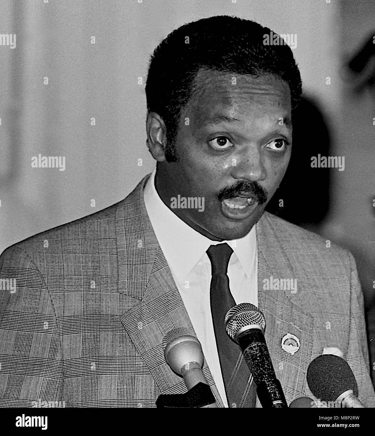 Chicago Illinois, USA, 2 août 1986, le révérend Jesse Jackson parle à la foule rassemblée pour voir et entendre le président nicaraguayen Daniel Ortega à l'opération Push. Credit : Mark Reinstein/MediaPunch Banque D'Images