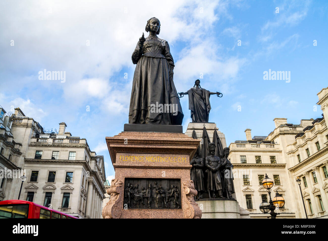 Statue de Florence Nightingale à la guerre de Crimée situé à Lower Regent Street London, Royaume-Uni, UK Banque D'Images